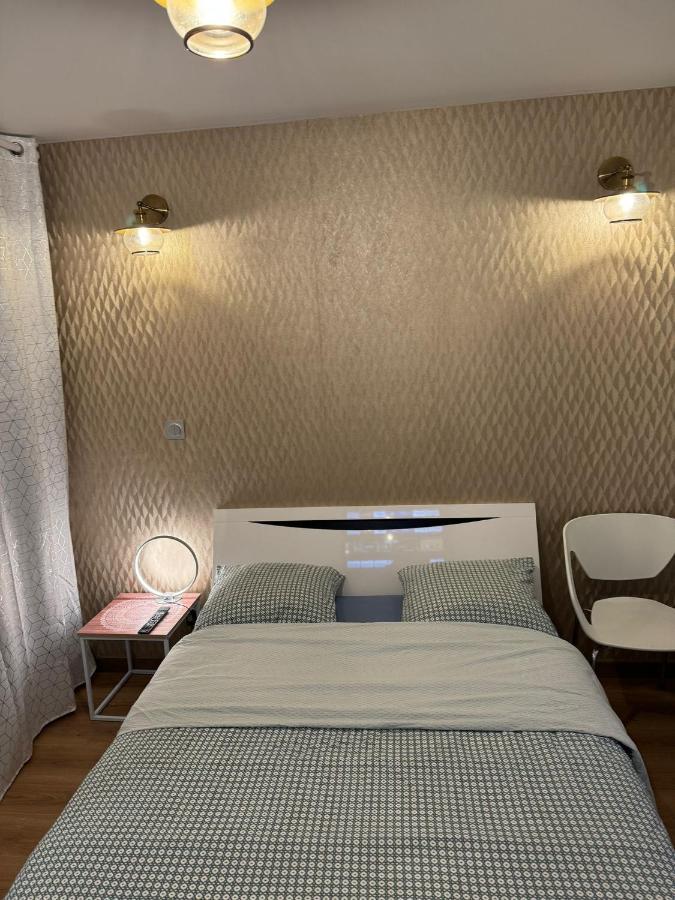 Chambre Privee/Climatisee+Tv /Petit Dejeuner Inclu/Tout Confort Nevers Exteriér fotografie