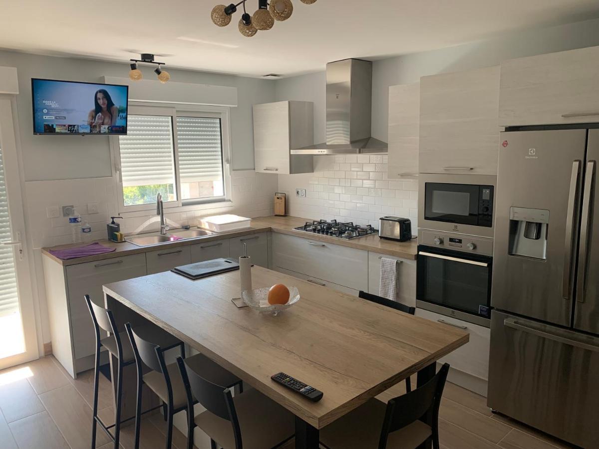 Chambre Privee/Climatisee+Tv /Petit Dejeuner Inclu/Tout Confort Nevers Exteriér fotografie