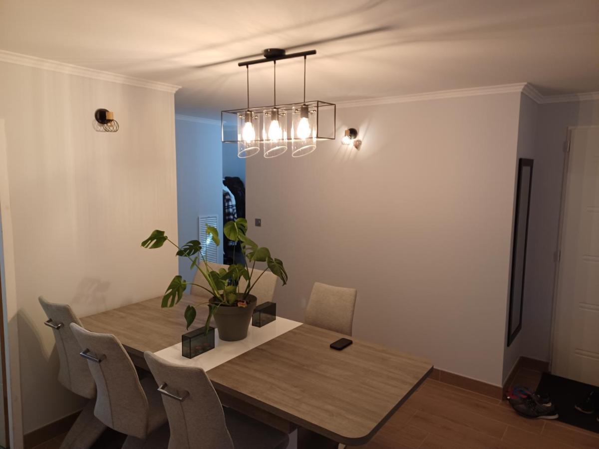 Chambre Privee/Climatisee+Tv /Petit Dejeuner Inclu/Tout Confort Nevers Exteriér fotografie