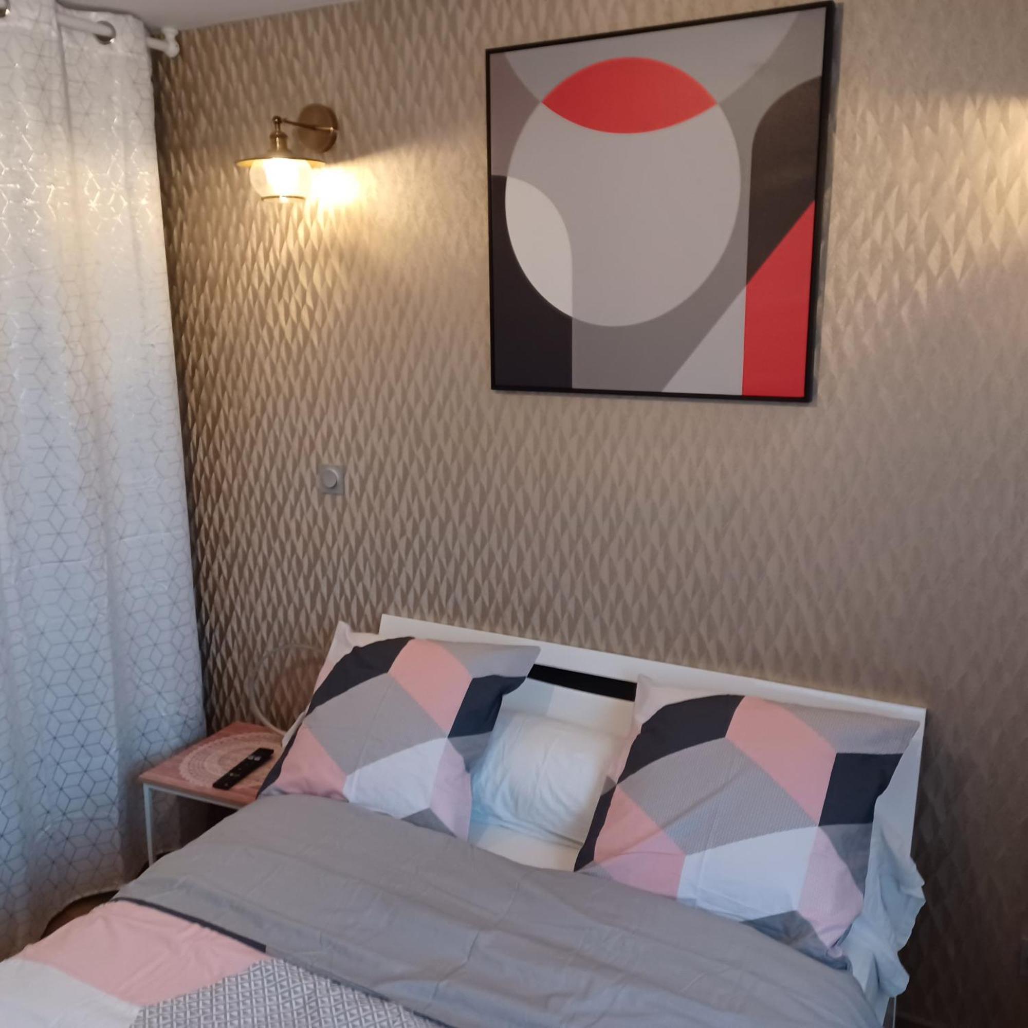 Chambre Privee/Climatisee+Tv /Petit Dejeuner Inclu/Tout Confort Nevers Exteriér fotografie